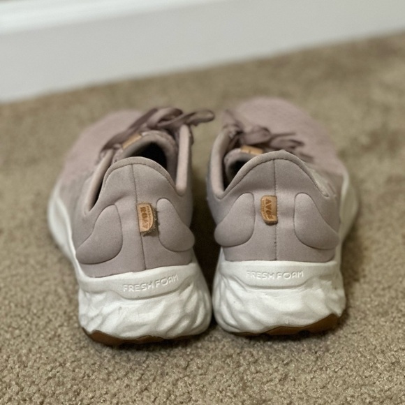New Balance Women's Fresh Foam Roav V2 Pink Size 7 - Picture 5 of 7